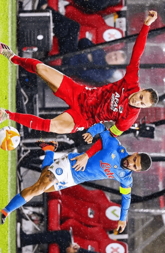 阵中年轻球 阵中年轻球